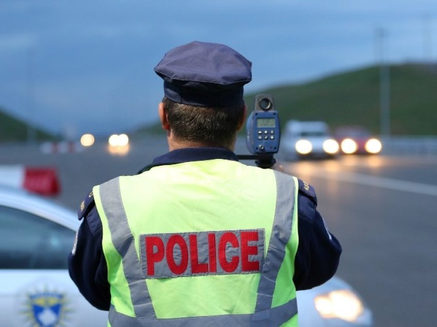 Gjilanasit i konfiskohet patentë shoferi dhe dënohet me 300 euro për tejkalim të shpejtësisë