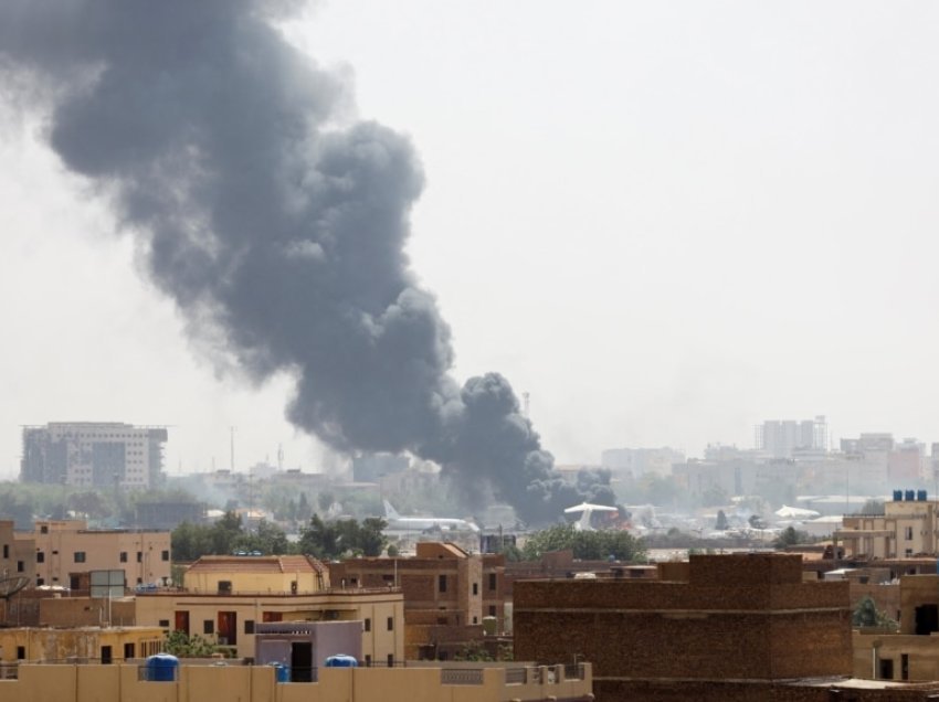 REL/ SHBA-ja evakuon stafin diplomatik nga Sudani