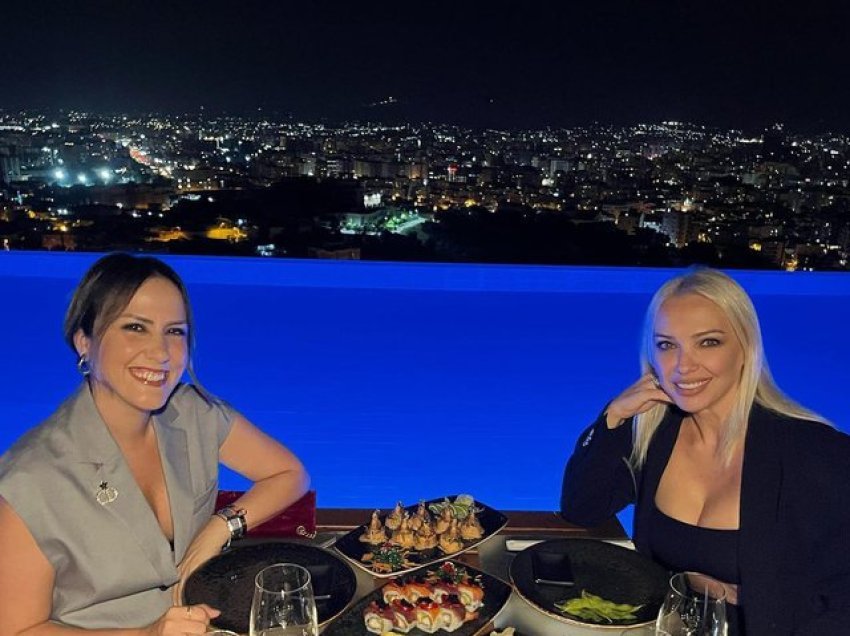 Arbana Osmani publikon foto nga darka me Xhemi Shehun dhe partnerin e saj