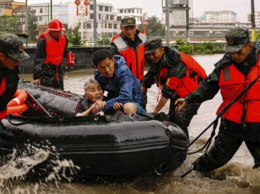 Shkon 33 numri i të vdekurve nga përmbytjet në Pekin