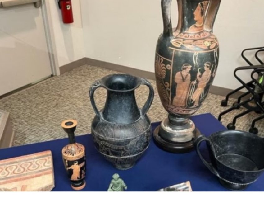 Italia rikthen artefaktet antike nga ShBA’ja