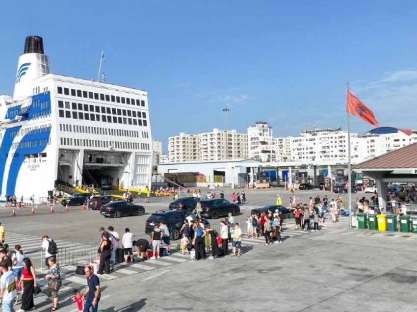 Fluks udhëtarësh nëpërmjet portit të Durrësit, mbi 123 mijë u regjistruan gjatë Korrikut