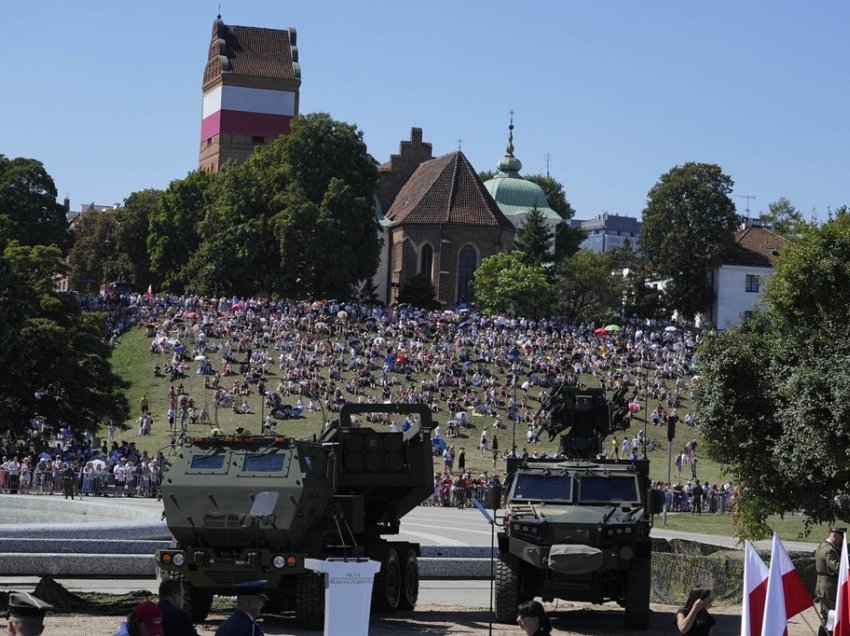 Polonia mban paradën më të madhe ushtarake në dekada