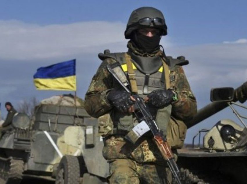 Shkarkimi i oficerëve “fundos” Kievin, Ukraina përfundon si Rusia, ja pse vendi është në krizë për ushtarë