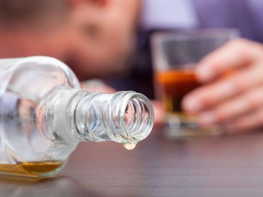 Varësia nga droga e alkooli prek dy të tretat e amerikanëve