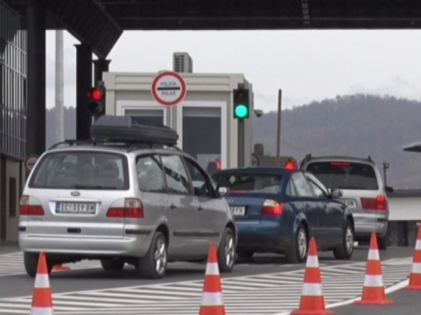 Pritjet mbi katër orë për dalje nga Kosova në pikën kufitare në Merdarë