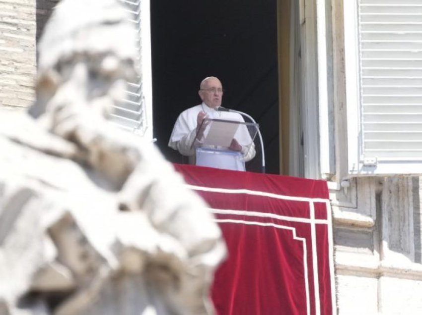 Papa Françesku bën thirrje për zgjidhje paqësore të krizës në Niger 