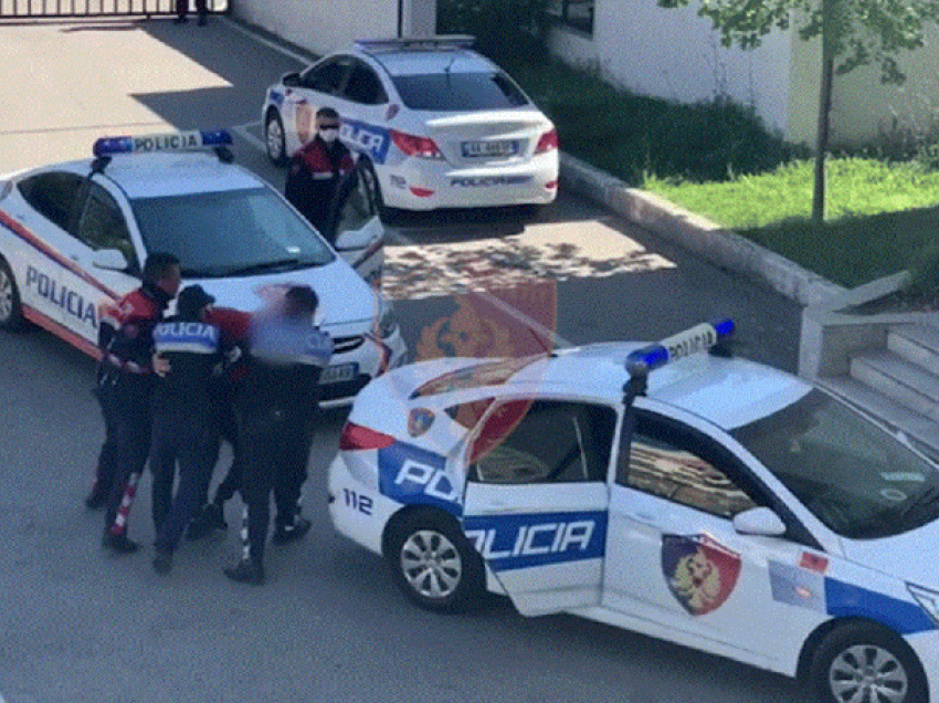 Tentoi të vidhte para në xhami, arrestohet 34-vjeçari në Elbasan