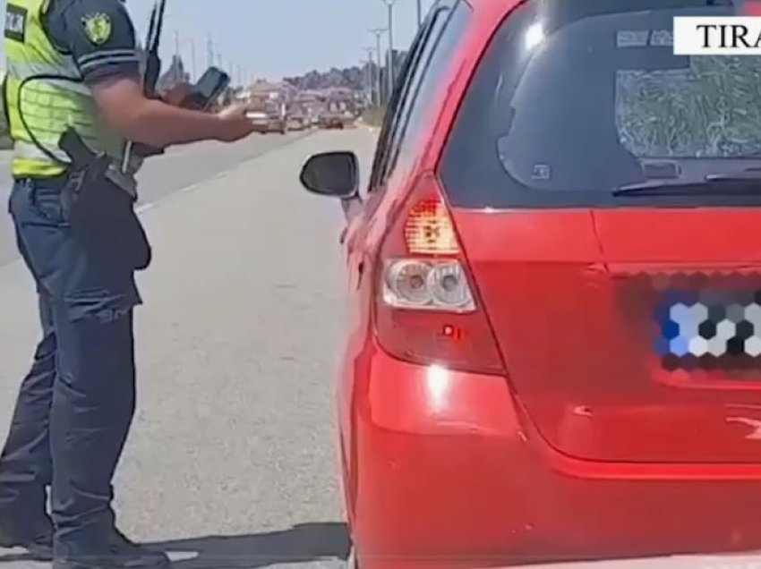 Tentuan të korruptonin me para punonjësit e Policisë, procedohen dy shoferët në Tiranë