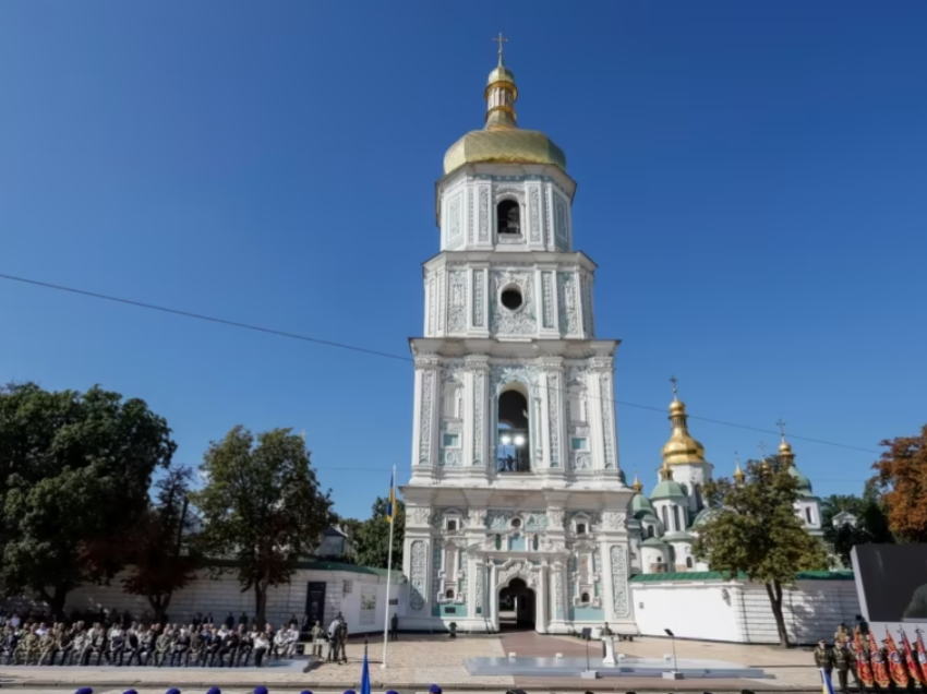 Një i vrarë dhe 16 plagosur nga sulmet ruse ndërsa Ukraina feston Ditën e Pavarësisë
