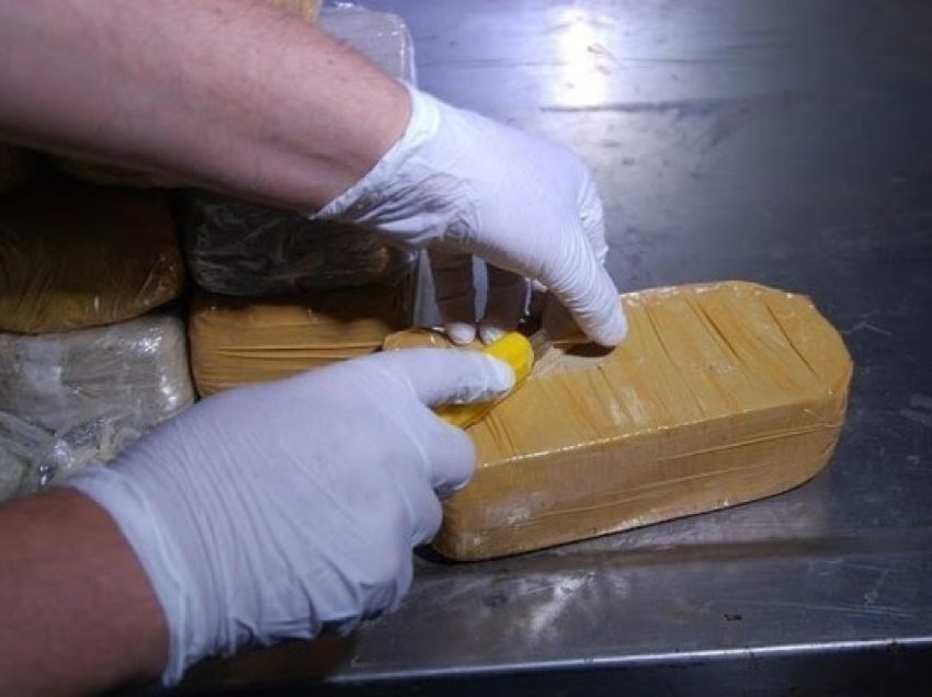 ​Drogë në kontejnerët e bananeve, kapen 9,4 tonë kokainë në Spanjë