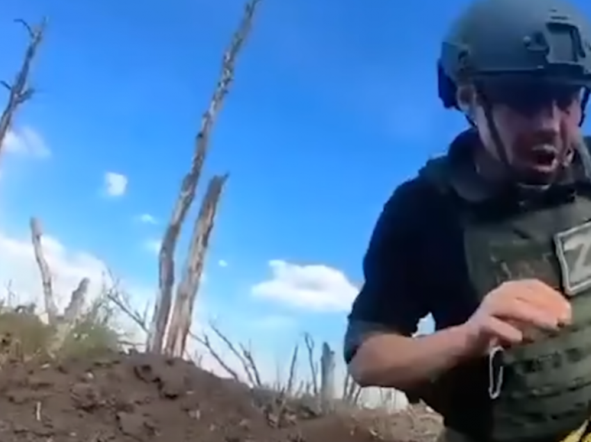 Ushtari rus çorientohet dhe përfundon gabimisht në llogoren e ukrainasve, pamjet po bëjnë xhiron në internet