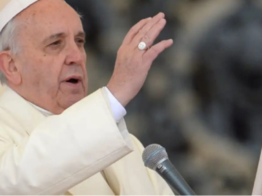 Zjarret në Greqi, papa Françesku: Shpreh solidaritetin tim me popullin grek