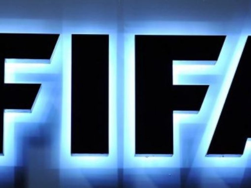 Menaxherët e futbollistëve fitojnë betejën me FIFA-n
