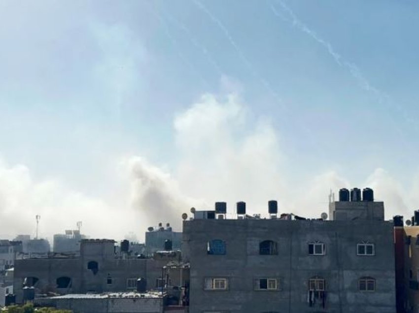 Forcat izraelite sulm me raketa, shkatërrohet ndërtesa e kampit të refugjatëve në Gaza! Dhjetëra të vdekur