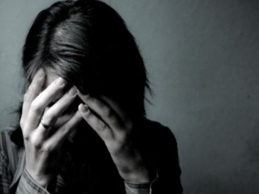 Detaje të reja për rastin tragjik në Pejë: Gruaja që u vra nga burri ishte viktimë e dhunës në familje