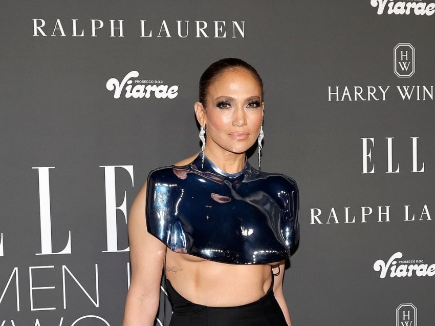 Jennifer Lopez shfaqet me një dukje unike në eventin “ELLE Women In Hollywood”