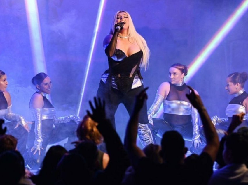 Derisa Rita Ora do të prezantojë programin, Bebe Rexha do të performojë në natën e ndërrimit të viteve në ‘Times Square”