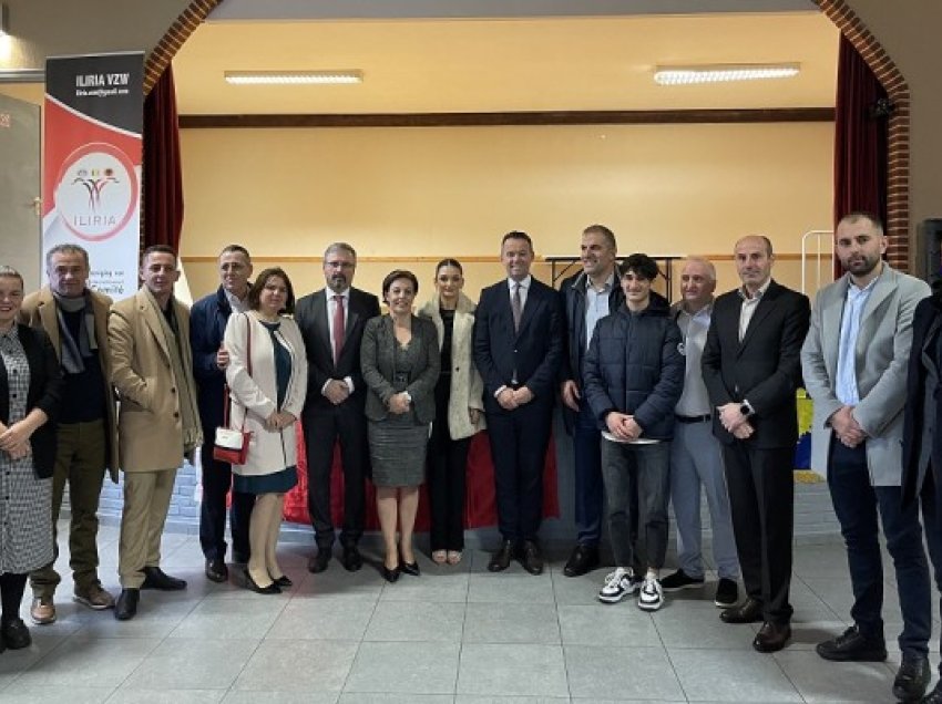 Kryediplomatja Gërvalla e ministri Peci takuan komunitetin shqiptar në Belgjikë