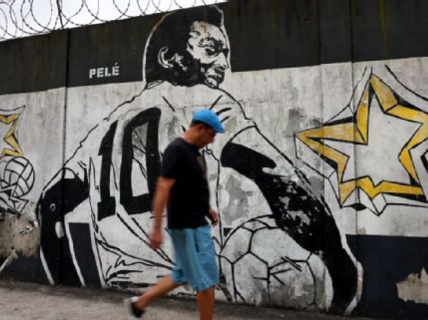 Santos e pezullon numrin e Peles pas rënies nga elita