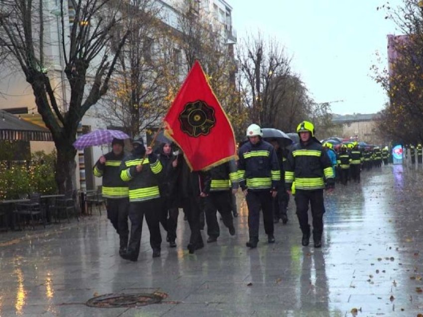 ​Protestojnë zjarrfikësit, Beka: Gjendja jonë është alarmante