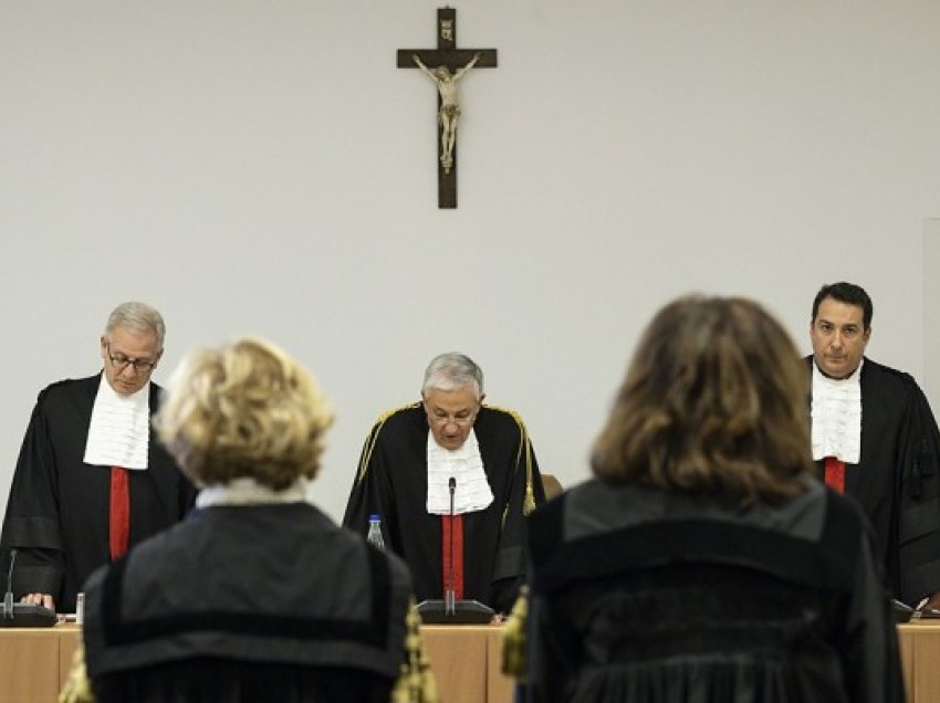 Gjykata e Vatikanit dënon ish-zyrtarin e lartë me 5 vjet e gjysmë burg për krime financiare