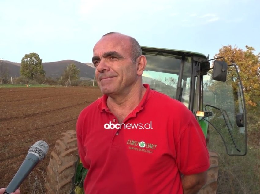 “Tokat po lihen djerrë”, traktoristi i Kukësit: Kostot janë të larta, fshatrat po braktisen