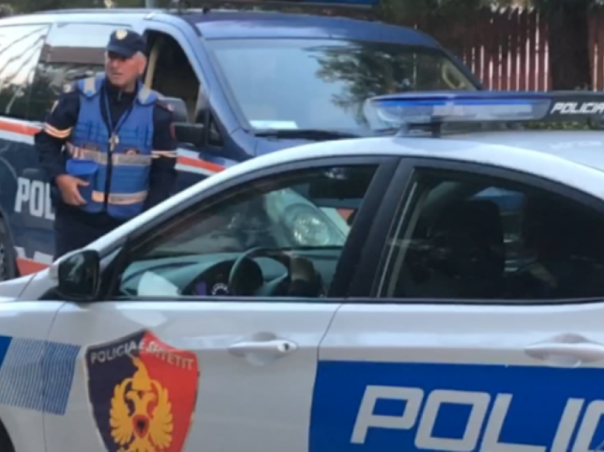 Po transportonte emigrantë drejt Malit të Zi, arrestohet 19 vjeçari