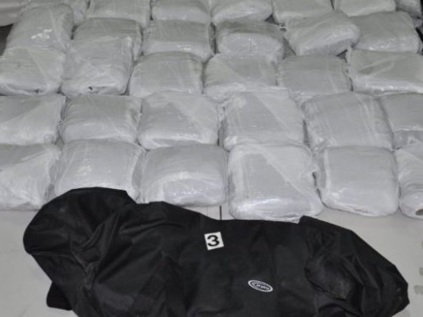 “Boksieri” shqiptar dënohet me 4 vjet burg dhe 1.6 milionë euro gjobë, u kap duke transportuar 22 kg kokainë nga Spanja në Francë