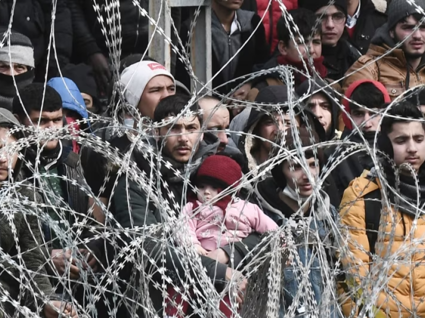 Vendet e BE-së pajtohen për t'i ashpërsuar rregullat për azil