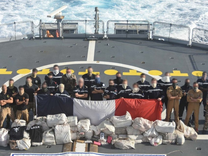 Marina franceze sekuestron kokainë me vlerë 110 milionë euro