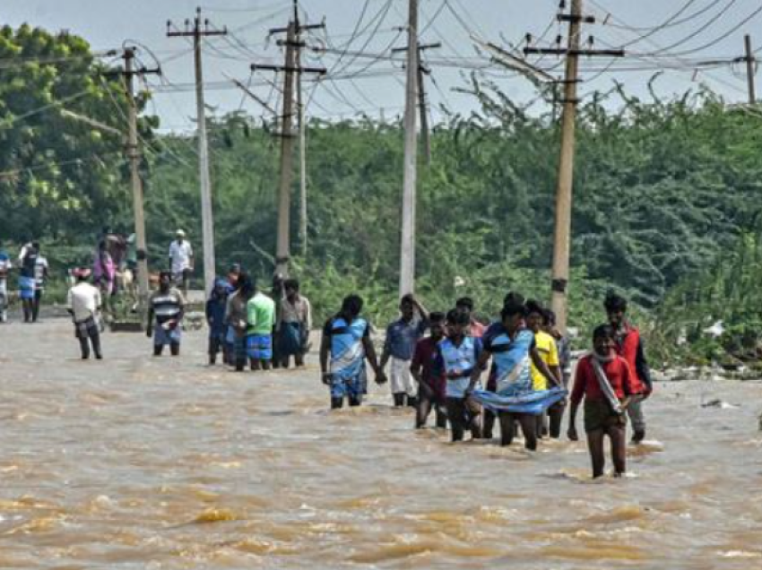 Përmbytje në Indi, raportohet për 31 të vdekur