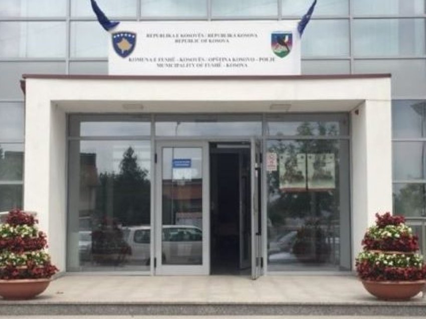 Komuna e Fushë Kosovës gjobitet me 8 mijë euro, nuk lejoi qasjet në dokumentet publike