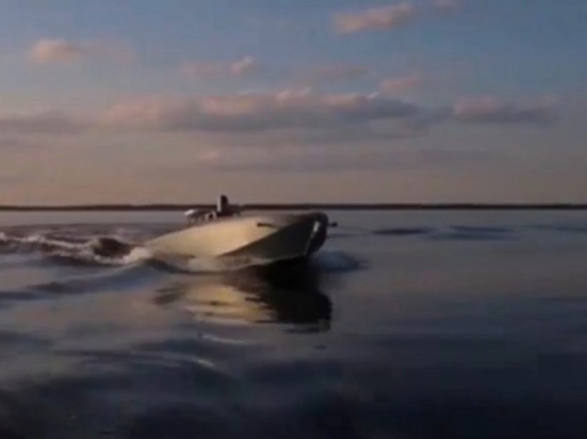 Ukrainasit prezantuan armën e rrallë: Ky është droni ynë detar antiplumb