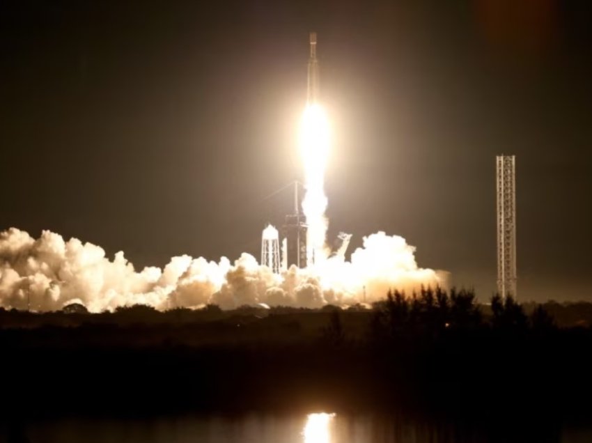 SpaceX lëshon në hapësirë një anije kozmike të ushtrisë amerikane