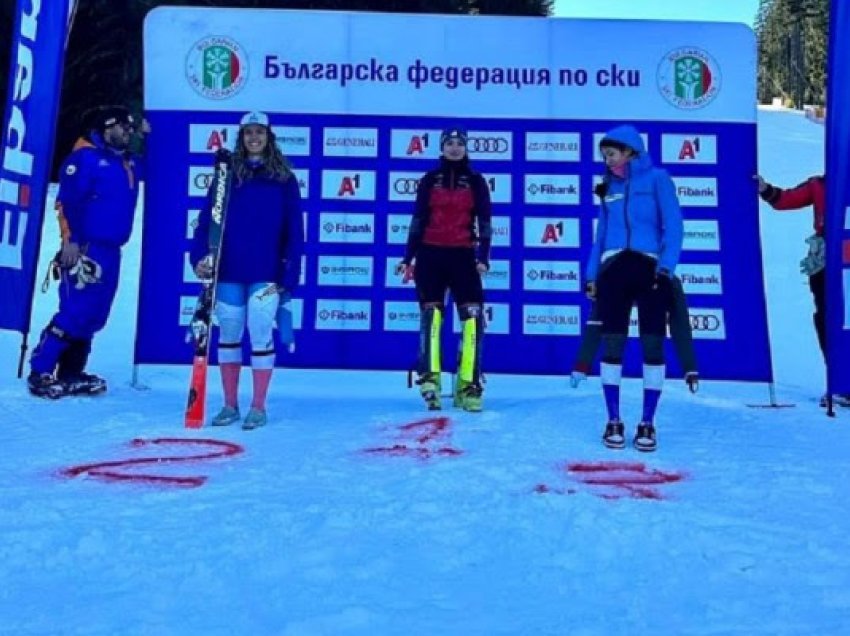 ​Skitarja Lirika Deva rrëmben medaljen e artë në garën e FIS-it
