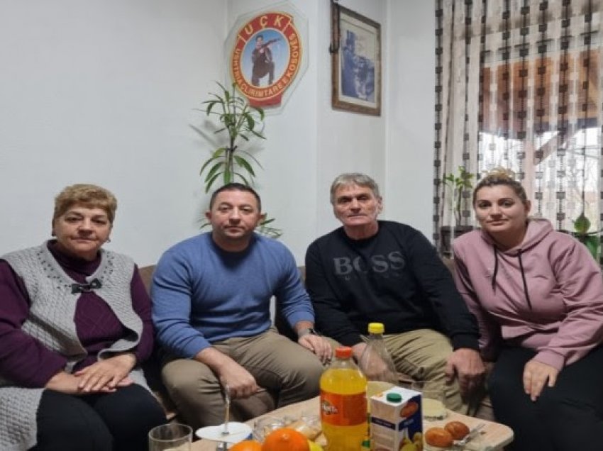 ​Ministri Mehaj viziton familjen e dëshmorit Elfir Behrami nga Podujeva