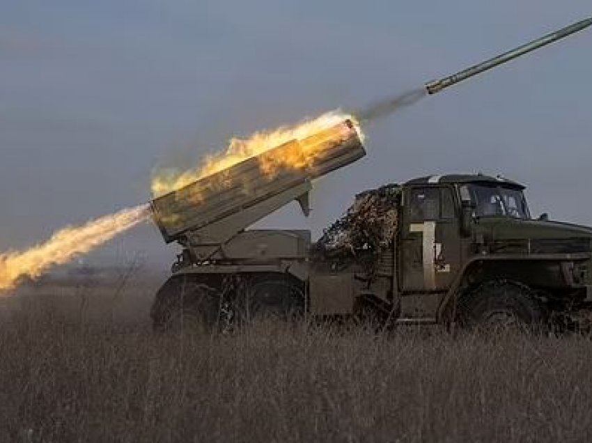 Rreth 2000 tanke, 400 avionë dhe mijëra mjete të tjera, zyrtari ukrainas: Rusia nis valën e re të pushtimit për 10 ditë