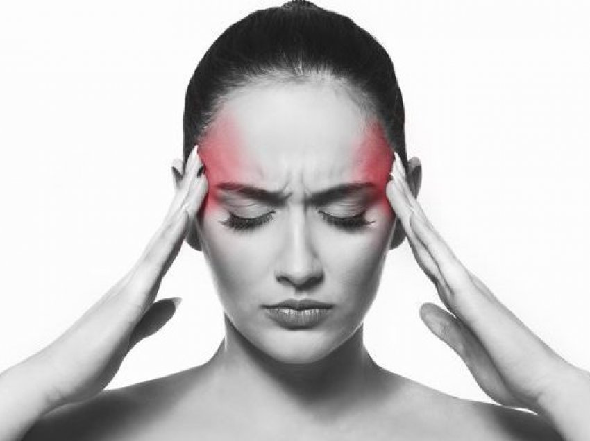 Si ta luftoni migrenën në kushte shtëpie