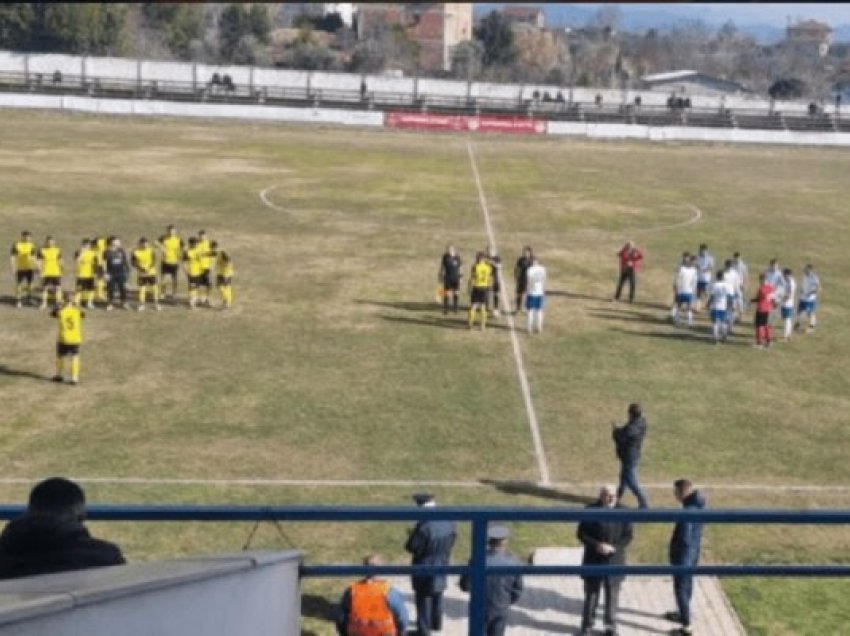 Sherri në ndeshjen futbollistike në Peqin të Shqipërisë, reagon Policia