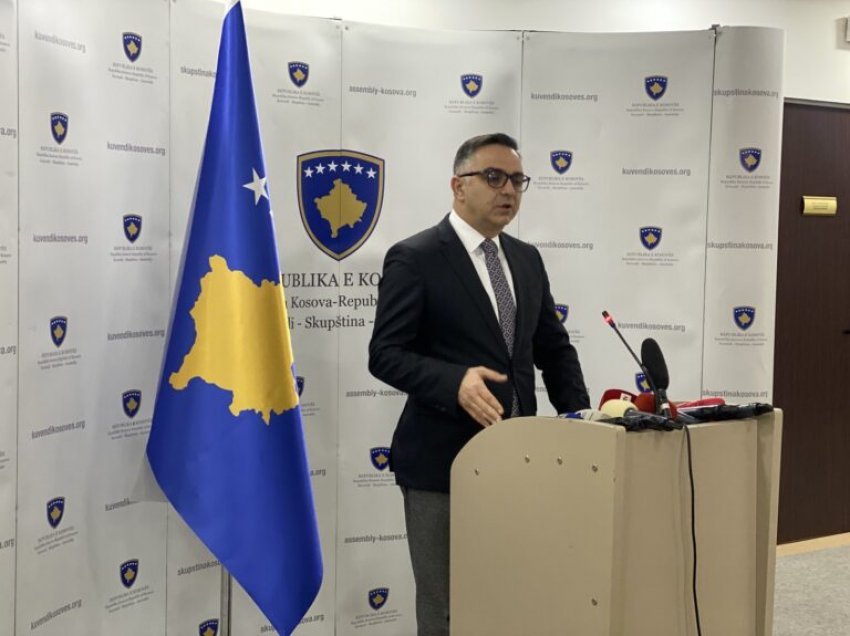 Tahiri kërkon nga Kuvendi të ngrit dinamikën: Kosova po zbrazet derisa Qeveria po mrizon