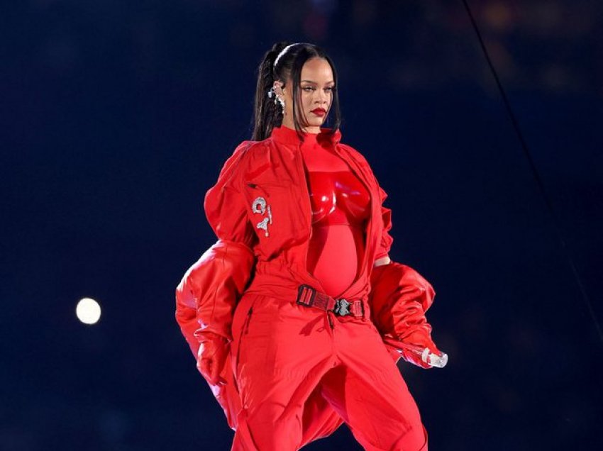 Si Rihanna foli për shtatzëninë e dytë para Super Bowl dhe askush nuk e kuptoi