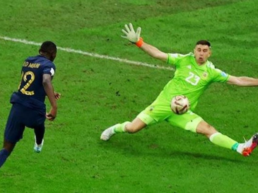 Martinez nxjerr në ankand dorezat e tij të Kupës së Botës