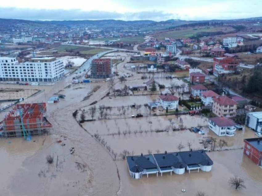 Skenderaj bën vlerësimin e dëmeve nga përmbytjet, kërkon kompensim nga qeveria