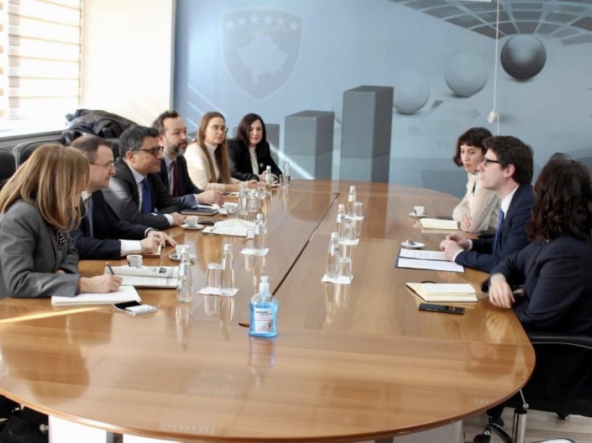 Murati takohet me shefin e ri të BERZh-it në Kosovë, flasin për sektorin e energjisë 