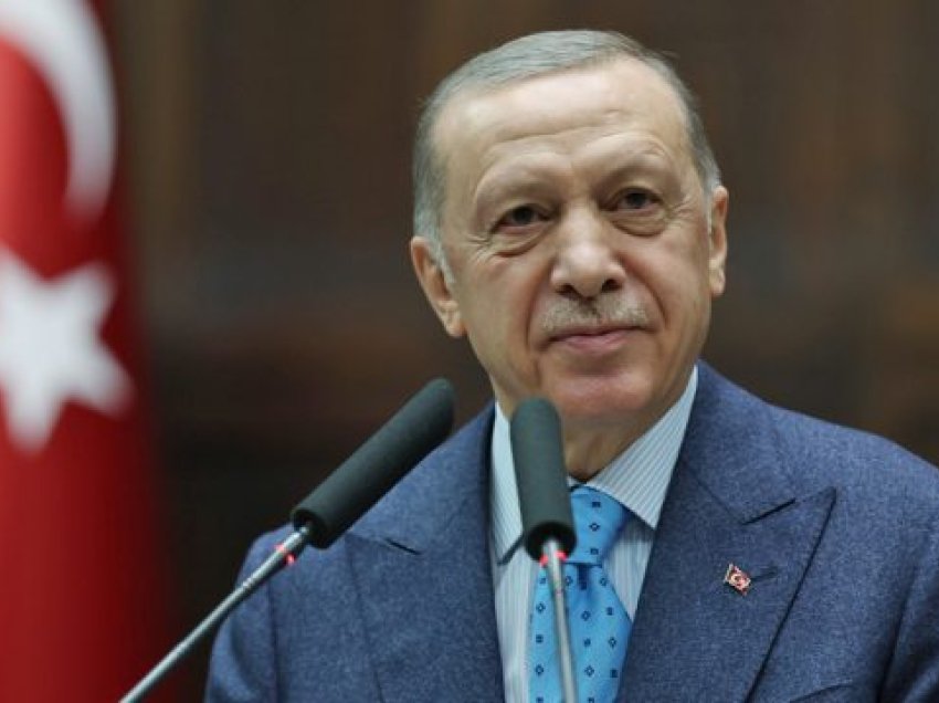 Erdogan ndalon largimin nga puna në zonën e tërmetit