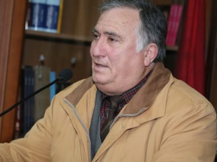 Dorëshkrimet e ish-drejtorit të 5 shkollave për 46 vjet, Mevlud Buci