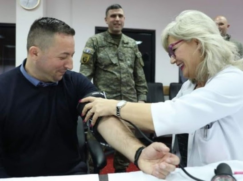 Filloi sesioni i dhurimit vullnetar të gjakut në Ministrinë e Mbrojtjes dhe në FSK