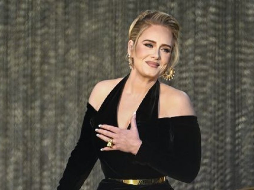 Adele zbulon vuajtjen e saj