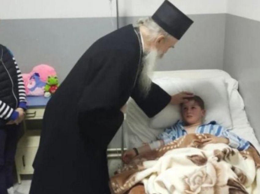 Peshkopi Teodosije viziton të rinjtë e plagosur në Shtërpcë